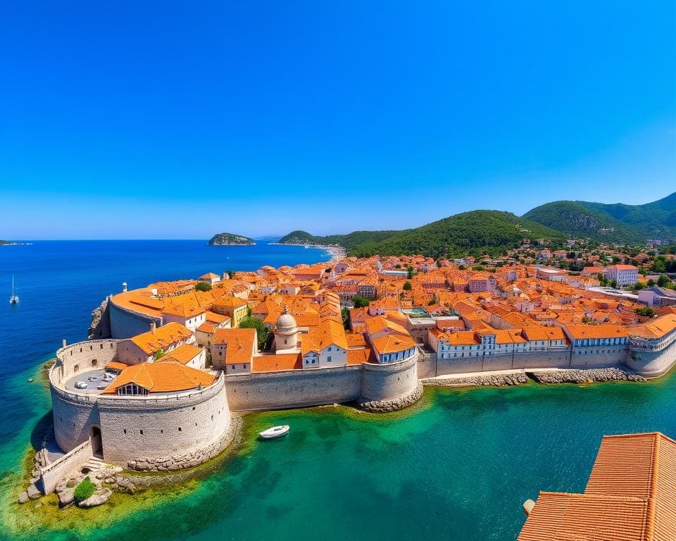 Dubrovnik: een middeleeuwse stad omgeven door helder water