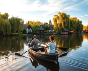 Hoe combineer je zelf varen door Giethoorn met natuurbeleving?